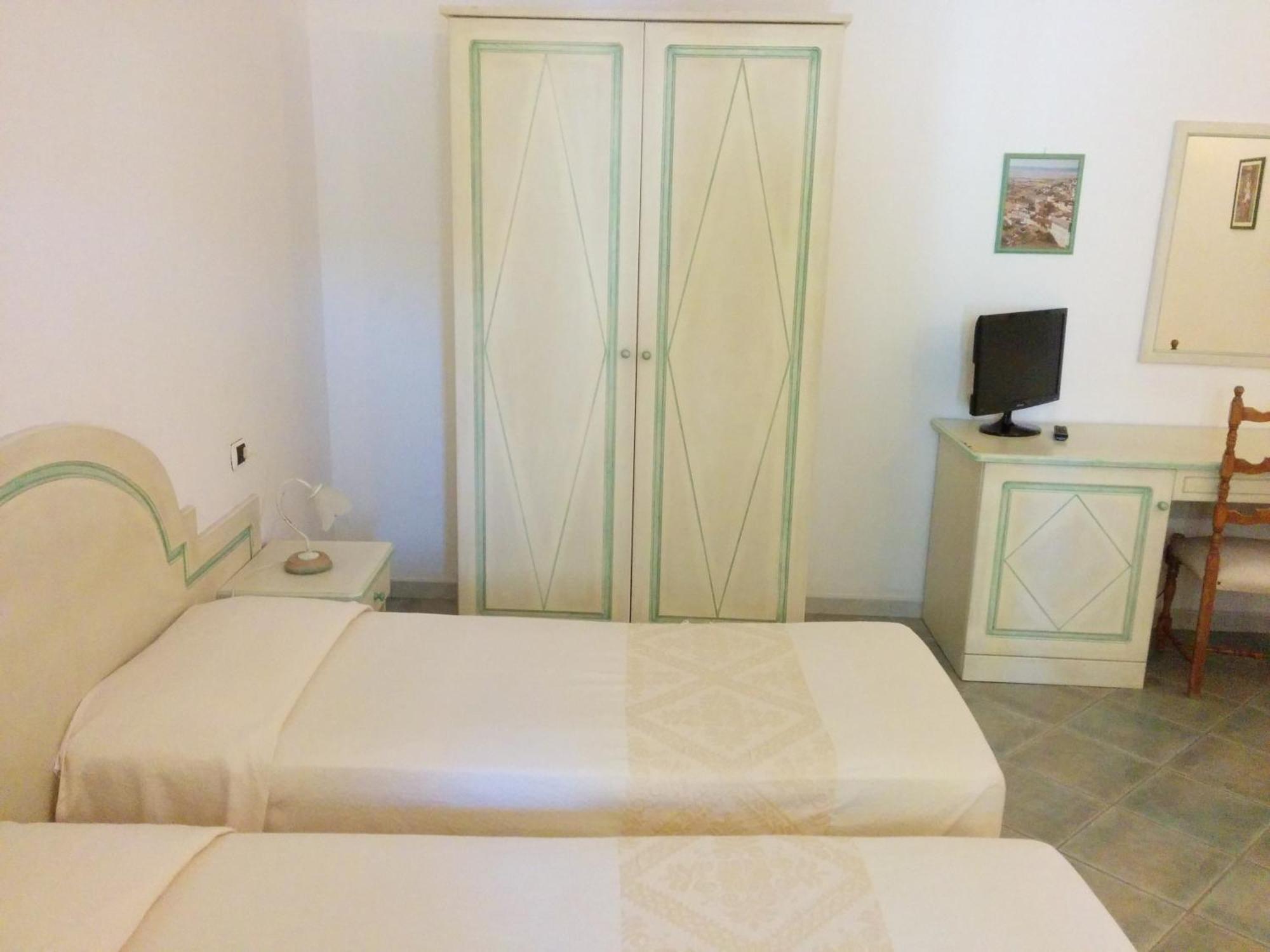 Hotel Cavour Olbia Exterior foto